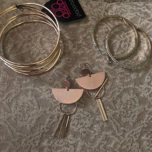 Bracelet and earrings